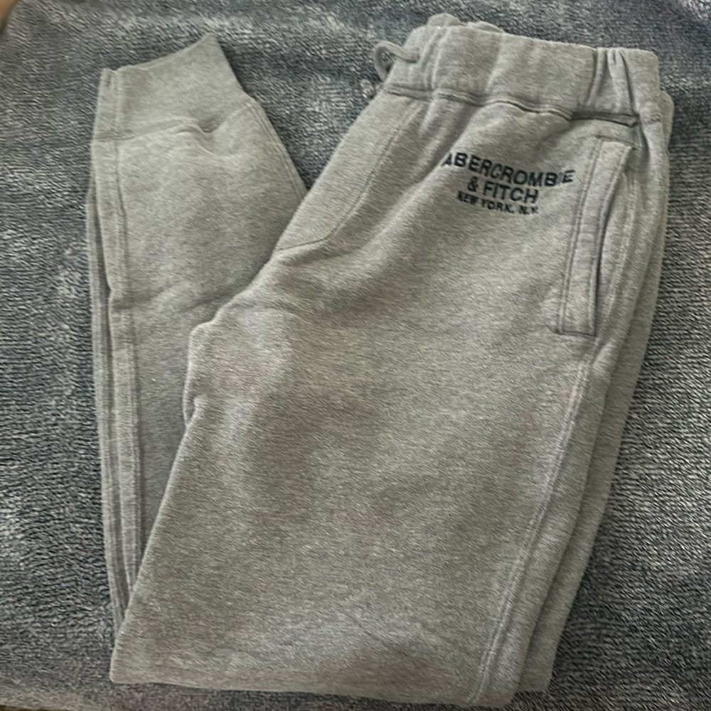 Abercrombie and fitch men’s jogger grey small